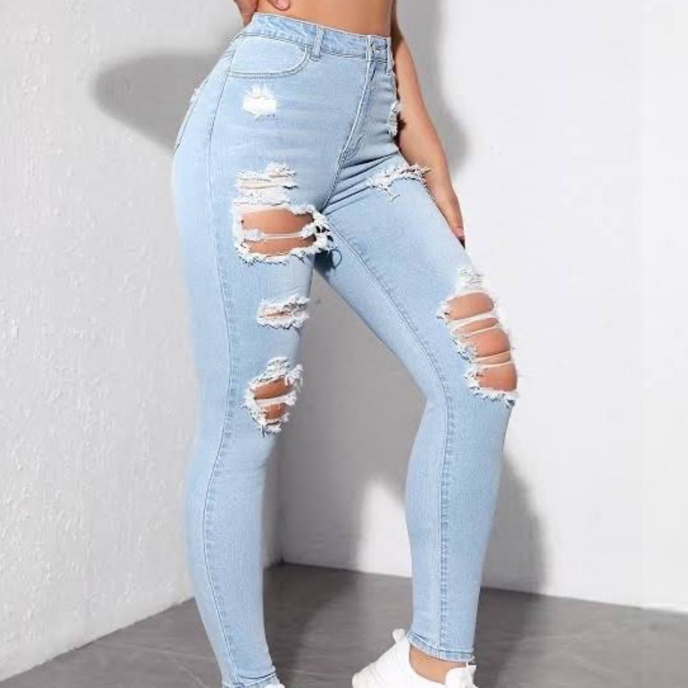 Light wash ripped skinny jeans American eagle